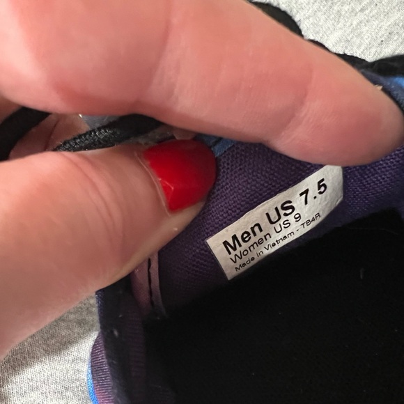 Vans Unisex Galaxy Print Sneakers, men’s 7.5, women’s 9, EUC, celestial, canvas - Picture 7 of 7